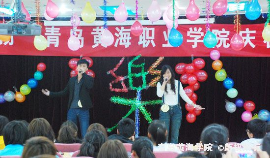 “红歌嘹亮，青春飞扬”-黄海学院举办红歌会取得圆满成功