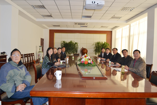 青岛黄海学院党委组织收看十八大开幕盛况