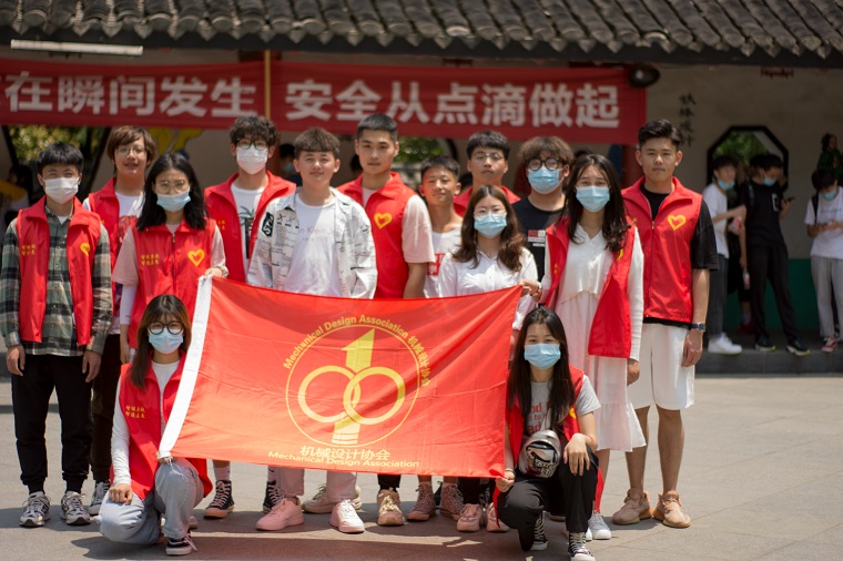 学史践行∣智能制造学院机械设计协会3D打印创客团队走进康大凤凰国际社区进行科普知识宣传