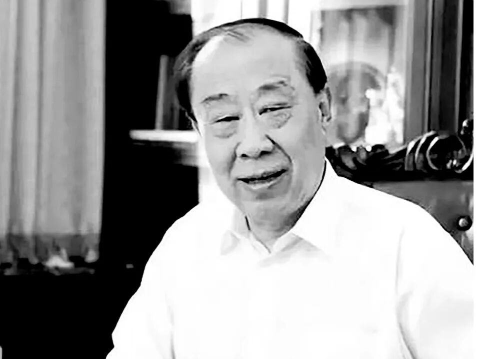 深切缅怀敬爱的管华诗院士