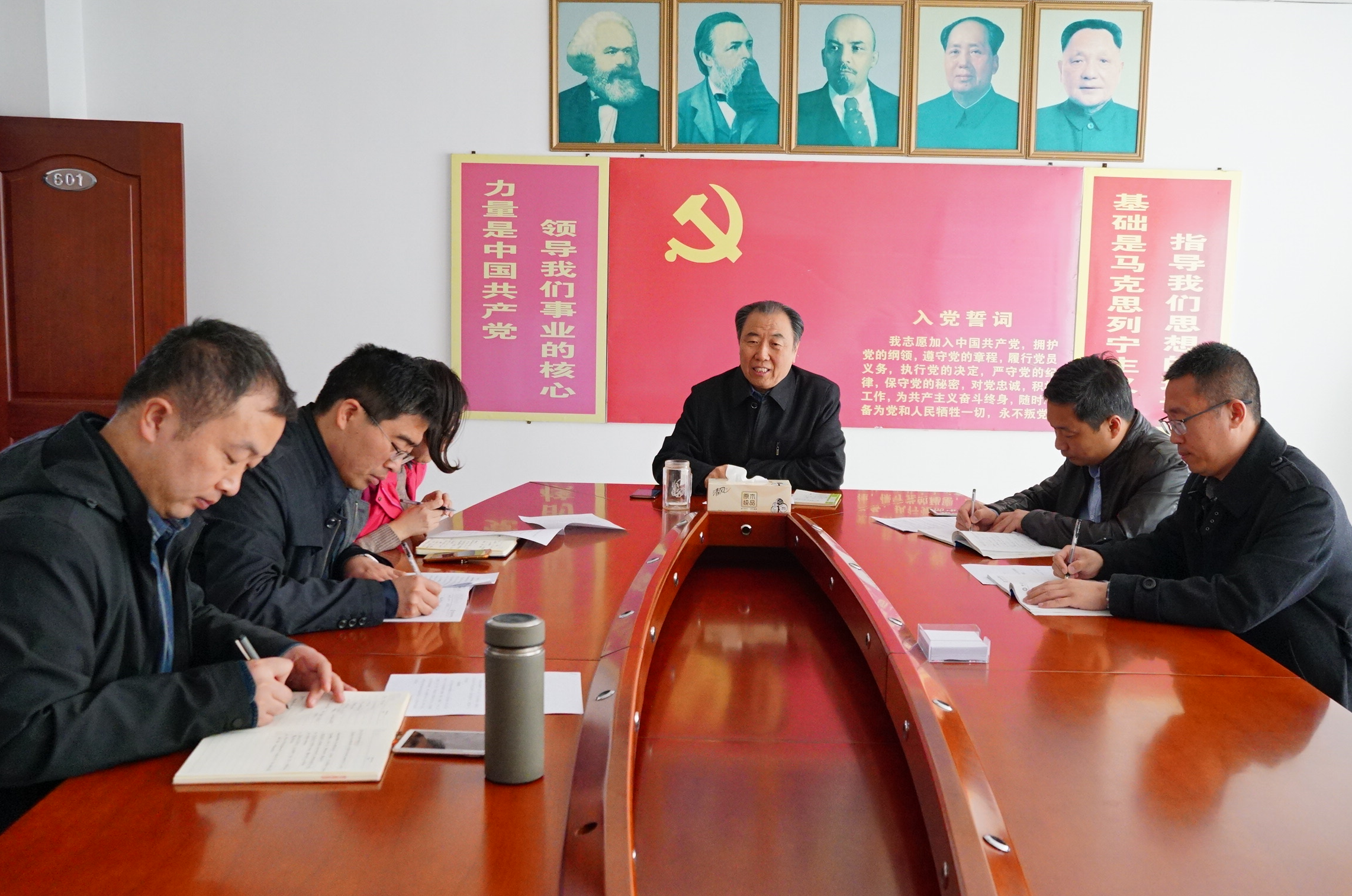 我校组织召开2019年关工委工作会议