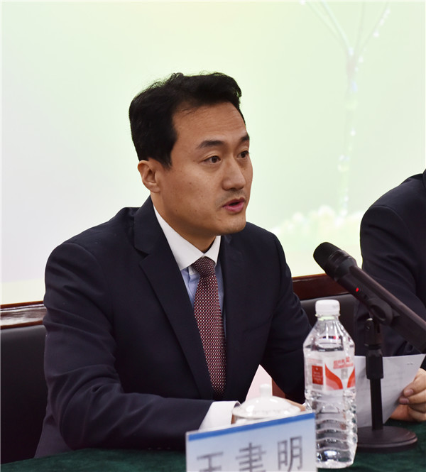 护理与健康学院携手青岛市民营口腔协会共建特色班