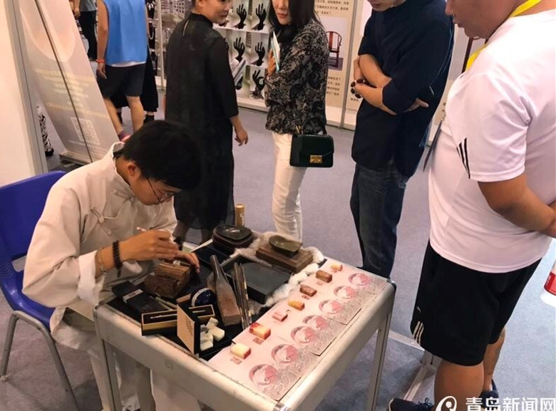 青岛黄海学院博物馆受邀参加青岛国际工艺博览会
