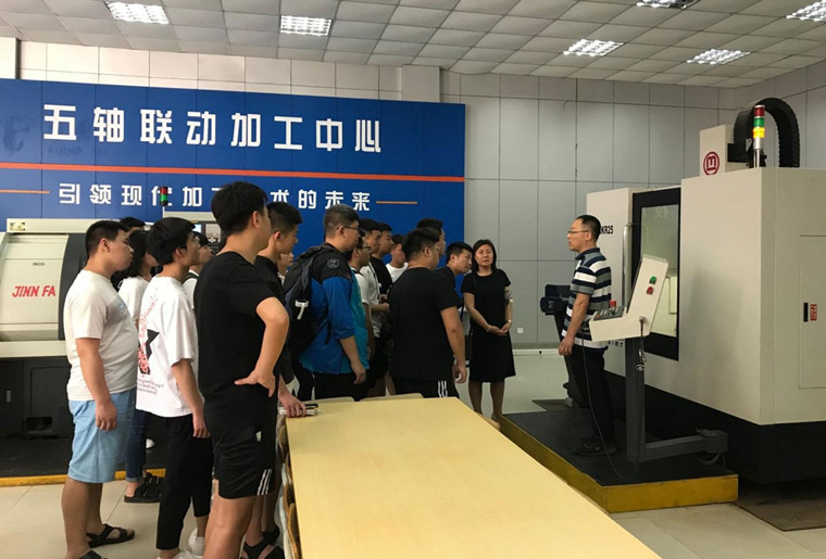 青岛滨海学院师生来我校参观学习
