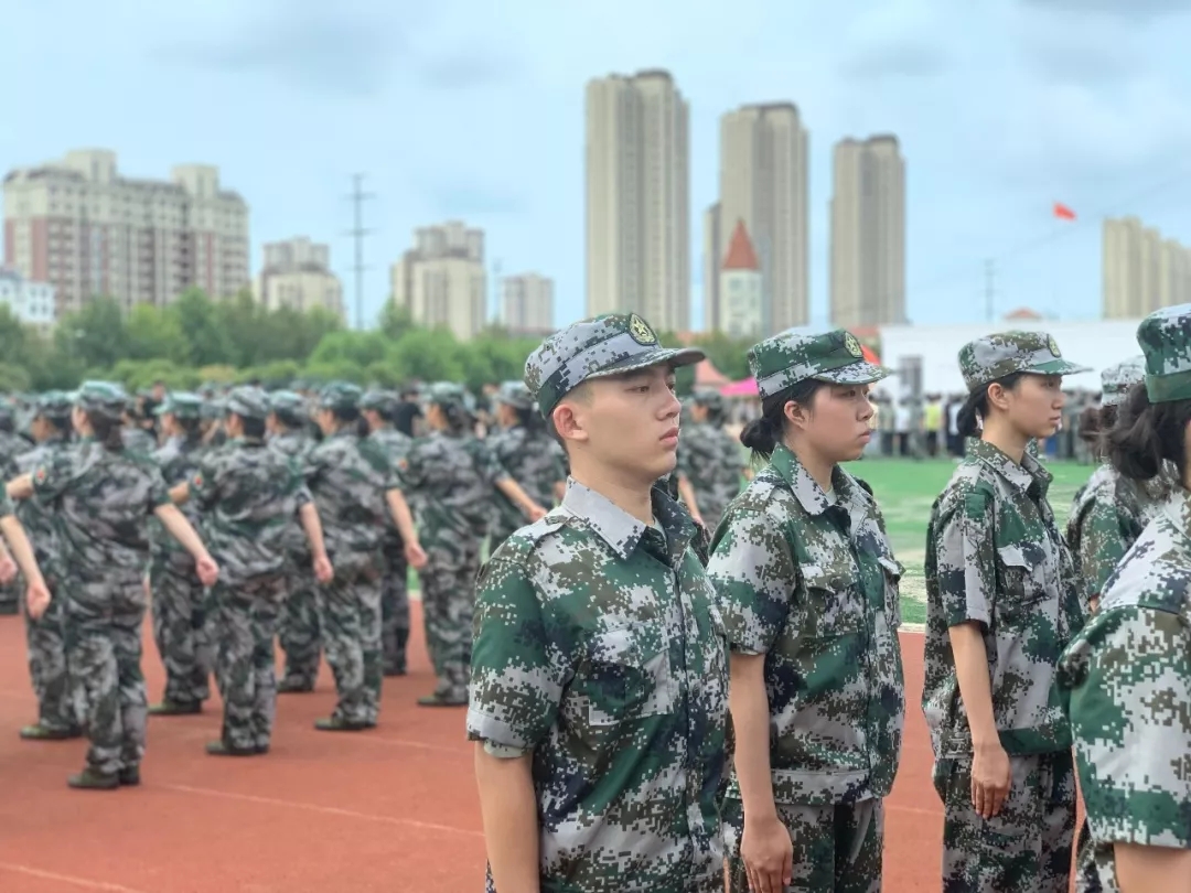 青岛黄海学院军训2020图片