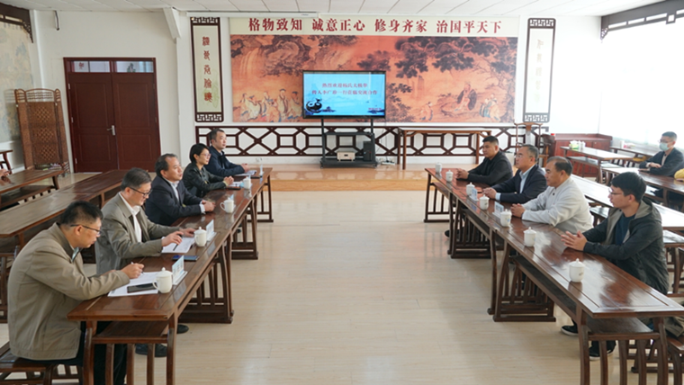 杨式太极拳传人李广珍一行来我校参观交流             