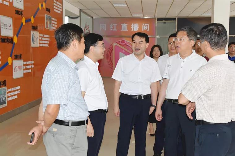 【青岛本地头条】甘肃省定西市统战部赴青岛黄海学院调研新区党外知识分子统战工作
