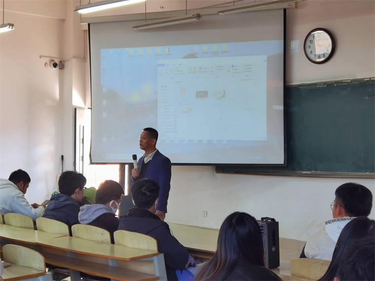 建筑工程学院举办校友考研分享会