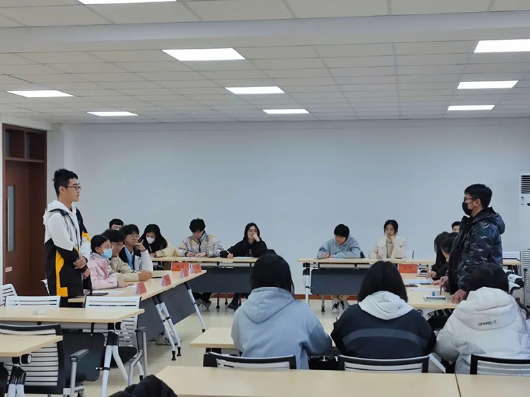 枫叶辩论赛 | 宏辞论道,以说会友