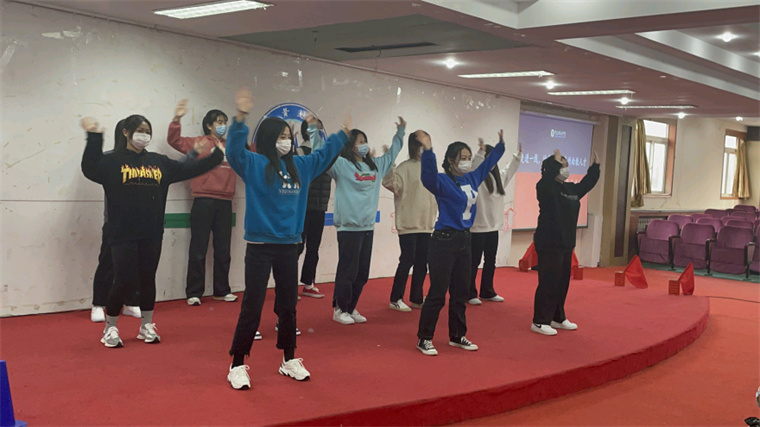 学前教育学院组织“走近一线，培养德才兼备的幼教人才”系列活动启动仪式