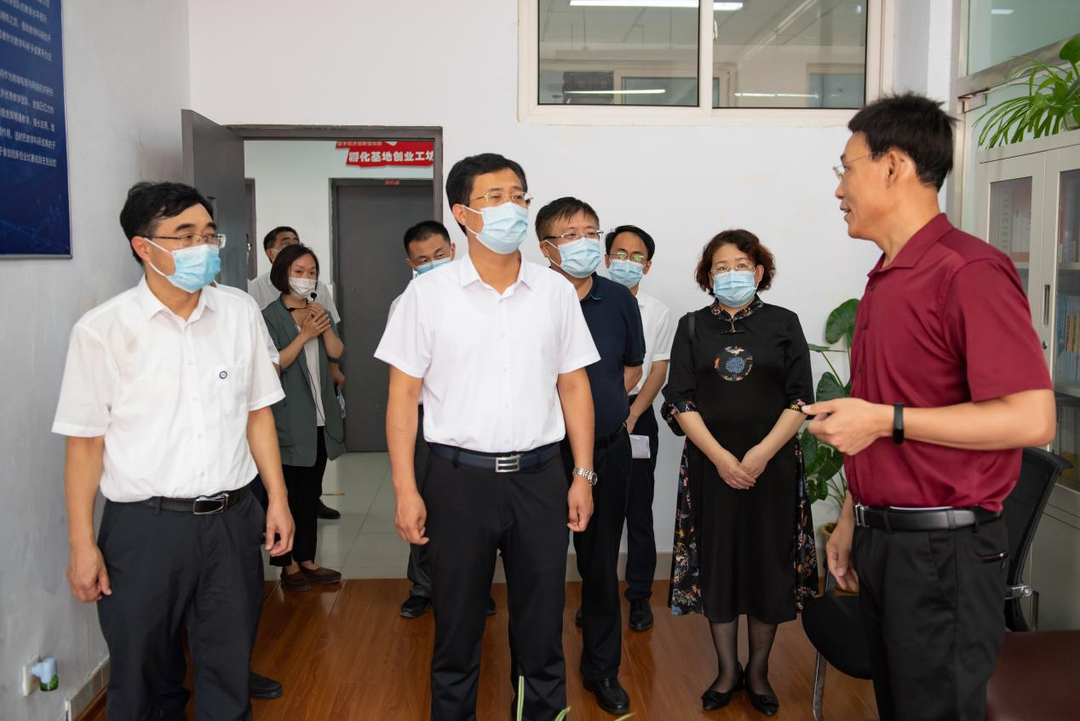 区委常委、组织部部长刘陆莹一行来我校调研党外知识分子工作