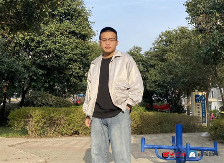 【海豹新闻】青岛黄海学院学生荣获2021年度“中国大学生自强之星”奖学金