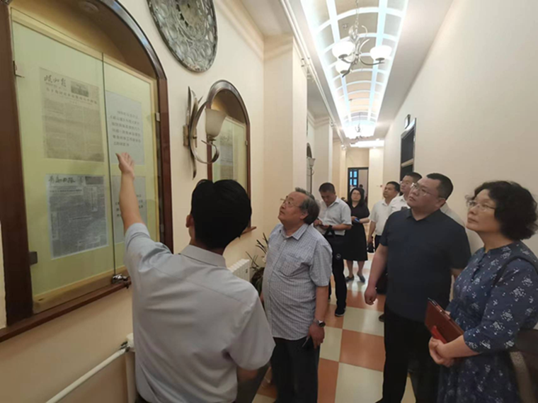 我校专家学者出席青岛市委统战部关于1957年全国民族工作座谈会精神与铸牢中华民族共同体意识专题研讨会