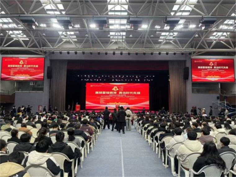 【中新网山东】14位雷锋班班长走进黄海学院话雷锋