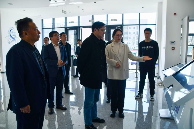 清华大学专家来校指导智慧校园建设与科研工作