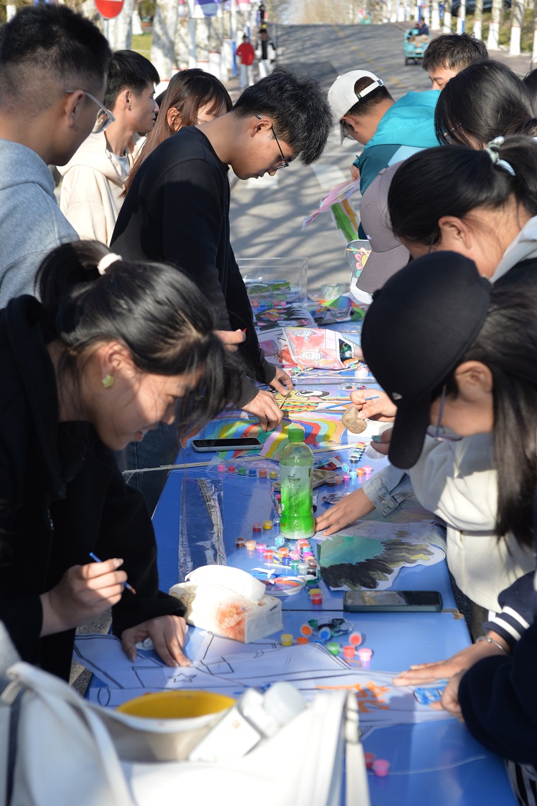 智绘纸鸢承文脉，素纸承韵续华章——智能制造学院开启