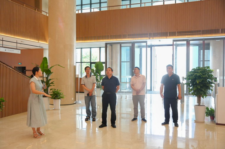 我校到郑州升达经贸管理学院考察交流