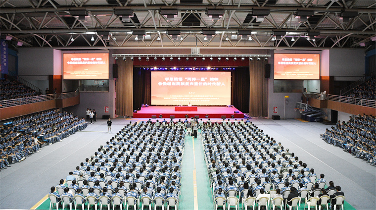 新生 :  这堂课穿越时代，硬核又精彩！