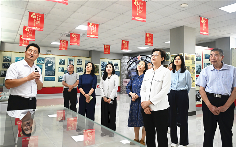 山东省职教社业务骨干培训班来我校参观调研