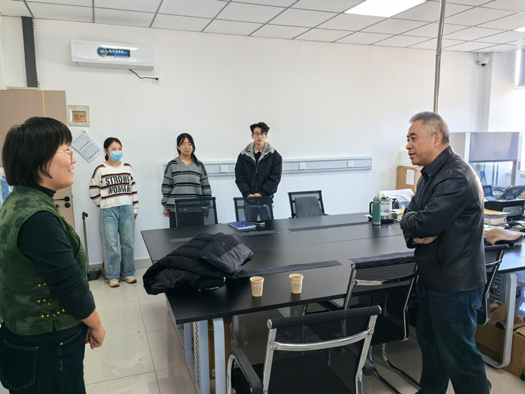 王鹏程副校长一行调研医学院海洋生物医药实验室