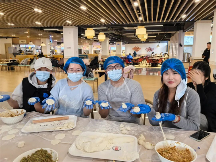 冬至“饺”个好运｜黄海校园里的“家”味道