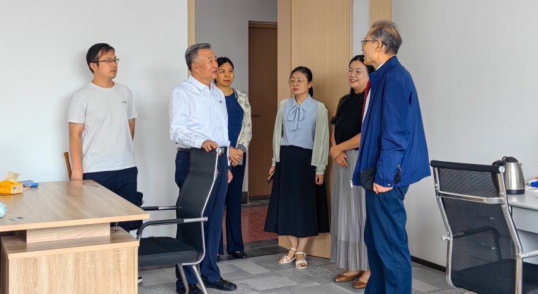 党委书记李东深入马克思主义学院调研