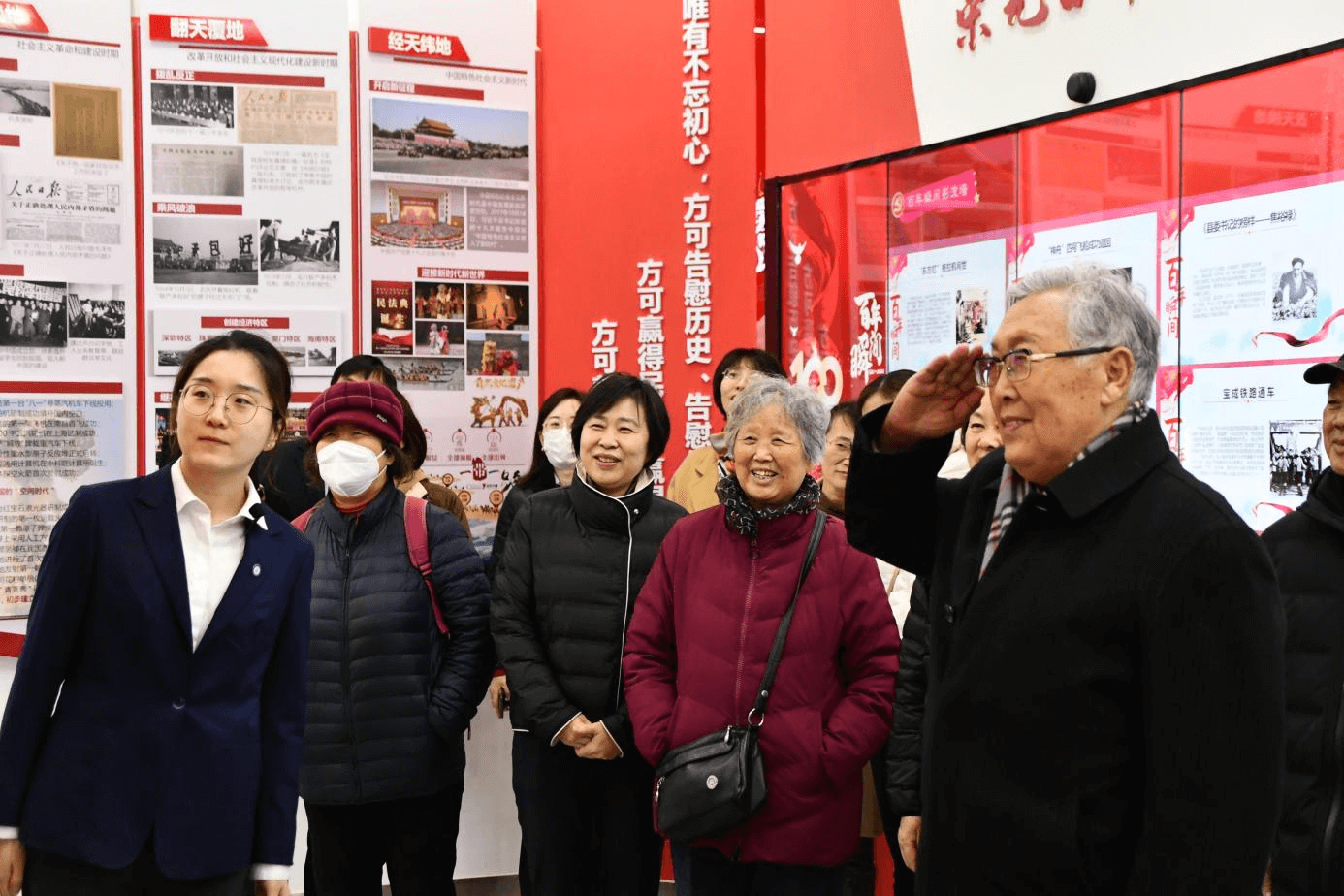 民建市委市直机关支部领导莅临我校参观