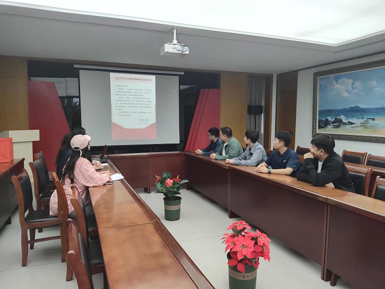 设计与美术学院专题学习习近平总书记给全国特岗教师代表重要回信精神