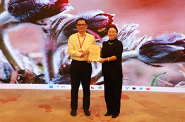 我校医学院常务副院长王芝发应邀在青岛口腔学术会议作专题报告