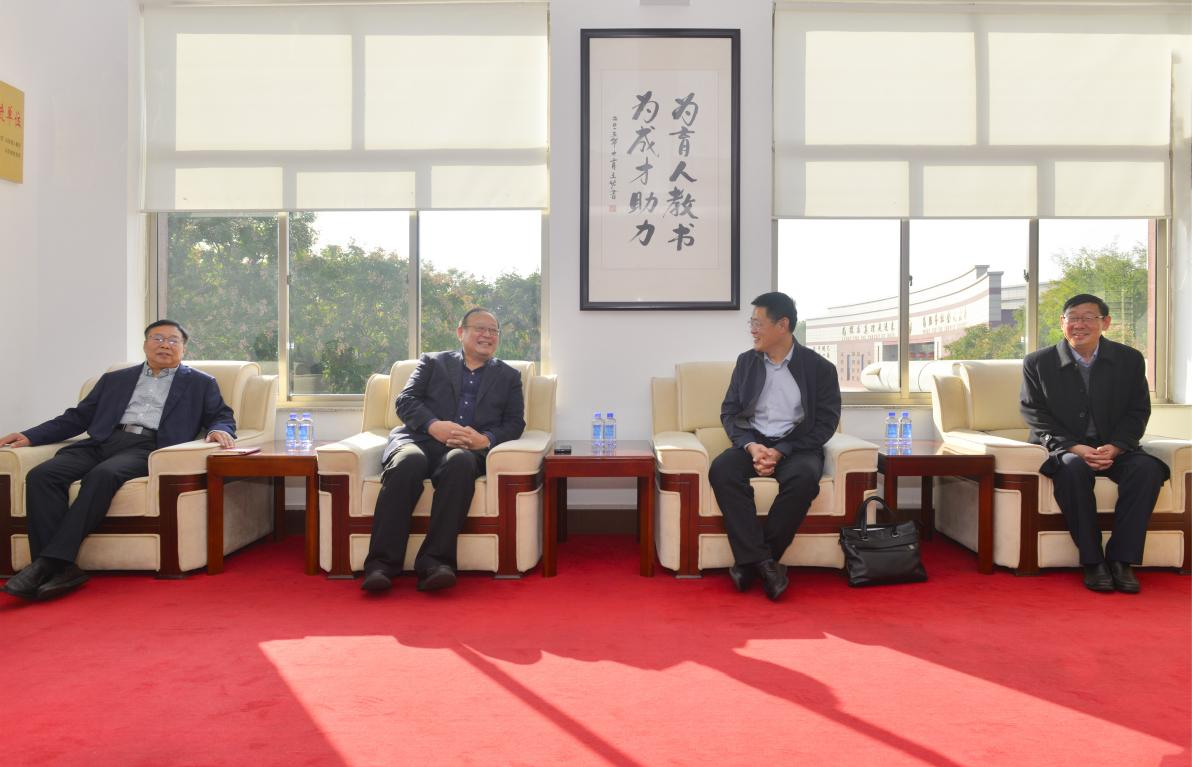 刘纪新副校长带队赴烟台高校考察学习