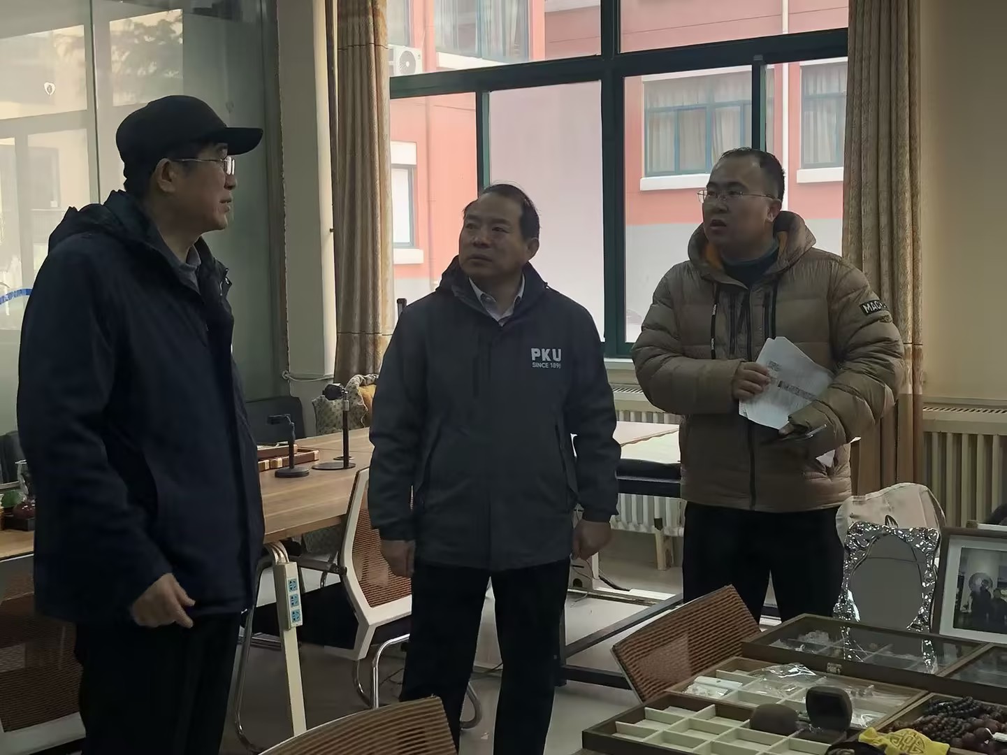 校领导带队开展期初实验室安全检查 保障新学期实验教学有序开展 